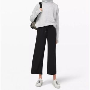 Lululemon Cropped Full Leg Pant